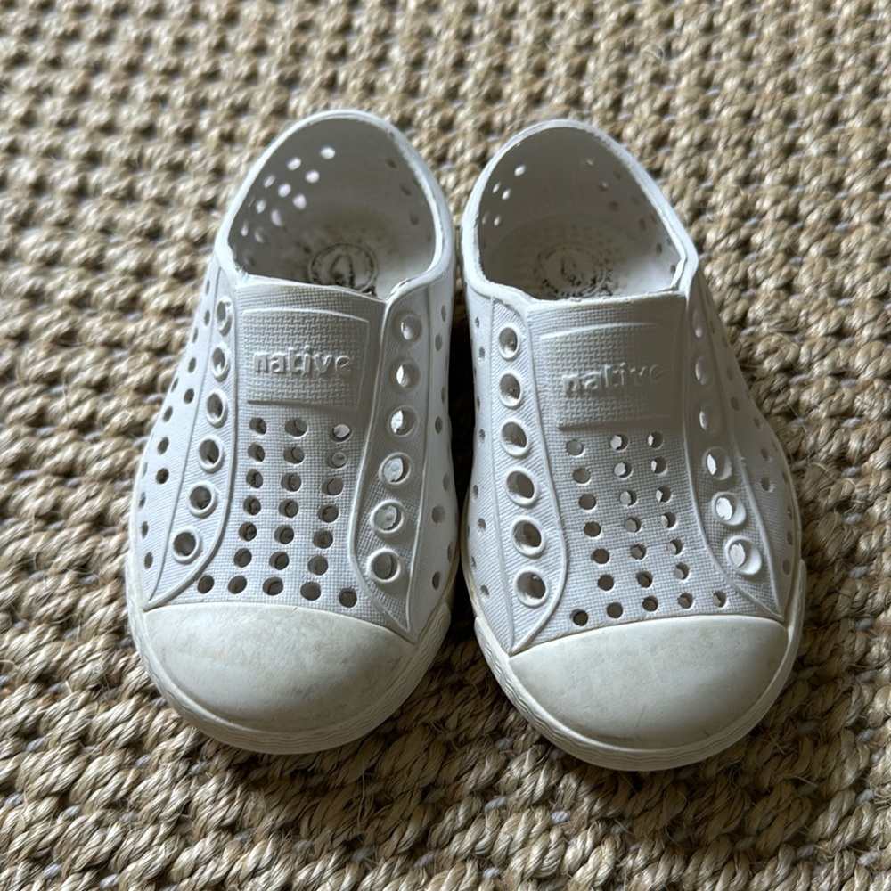 Native Jefferson toddler shoes white C4